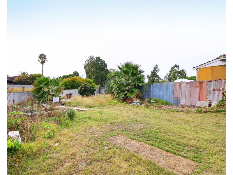 2008 Albany Highway, Maddington WA 6109