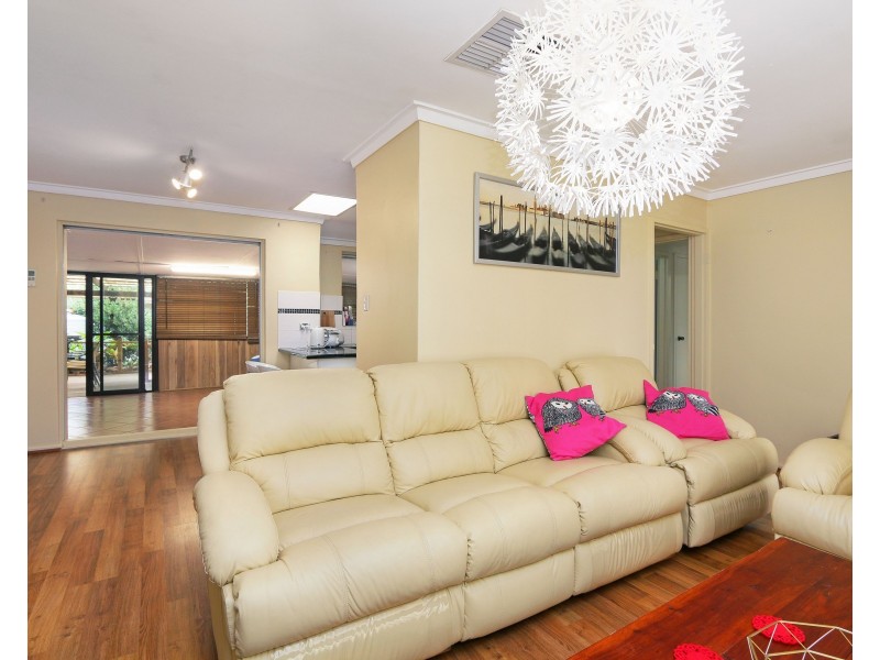 14 Hibiscus Road, Maddington WA 6109