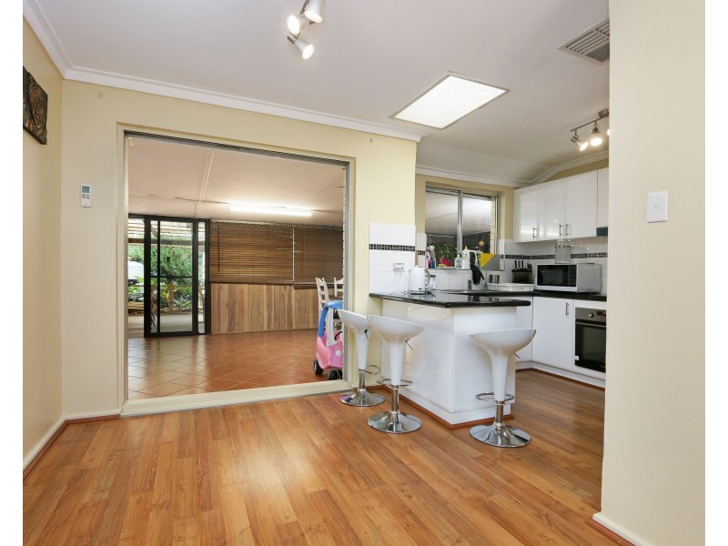 14 Hibiscus Road, Maddington WA 6109