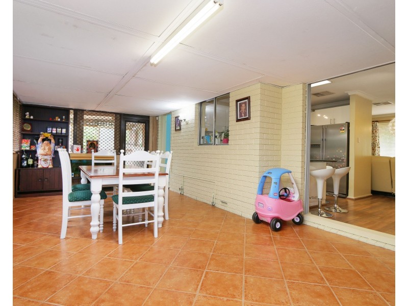 14 Hibiscus Road, Maddington WA 6109