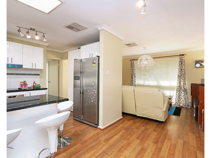 14 Hibiscus Road, Maddington WA 6109