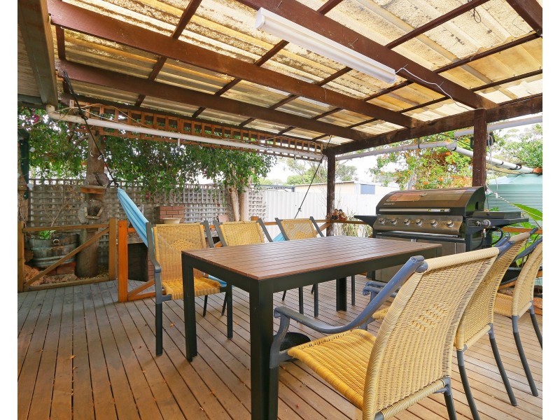 14 Hibiscus Road, Maddington WA 6109