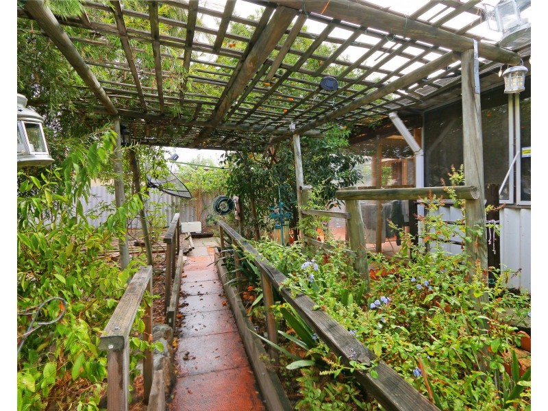 14 Hibiscus Road, Maddington WA 6109