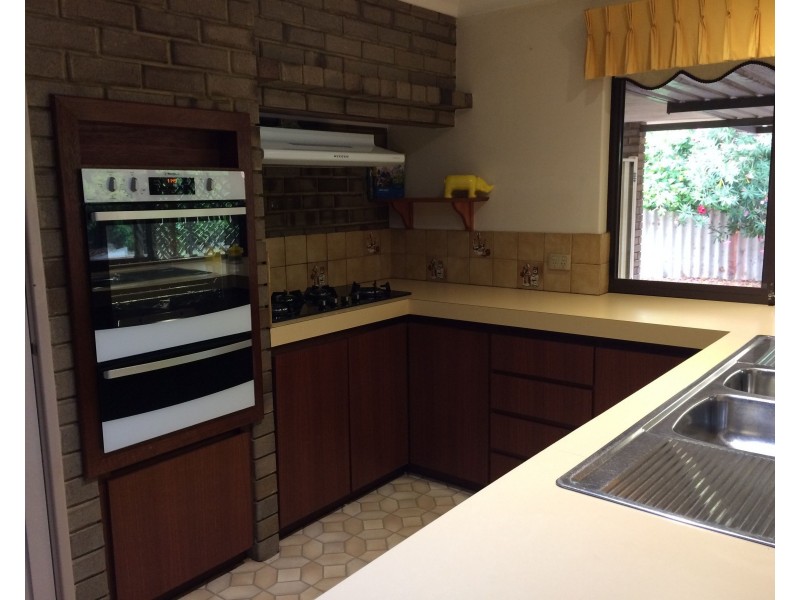 25 Rosemary Court, Huntingdale WA 6110