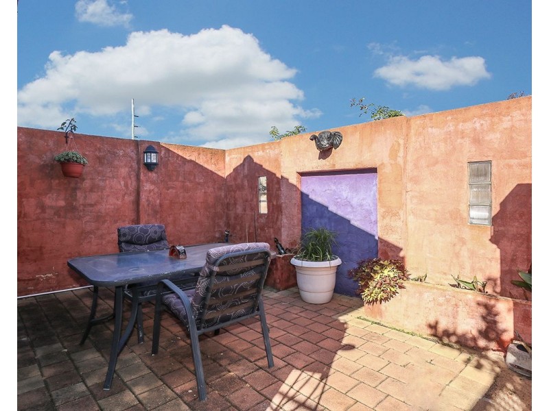 1 Nyjong Street, Kenwick WA 6107