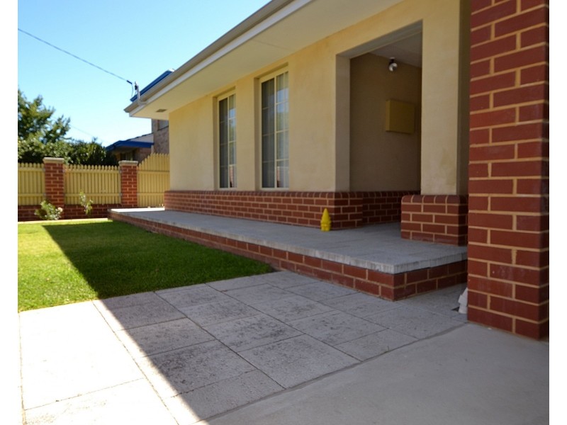 25 Cowan Street, Maddington WA 6109