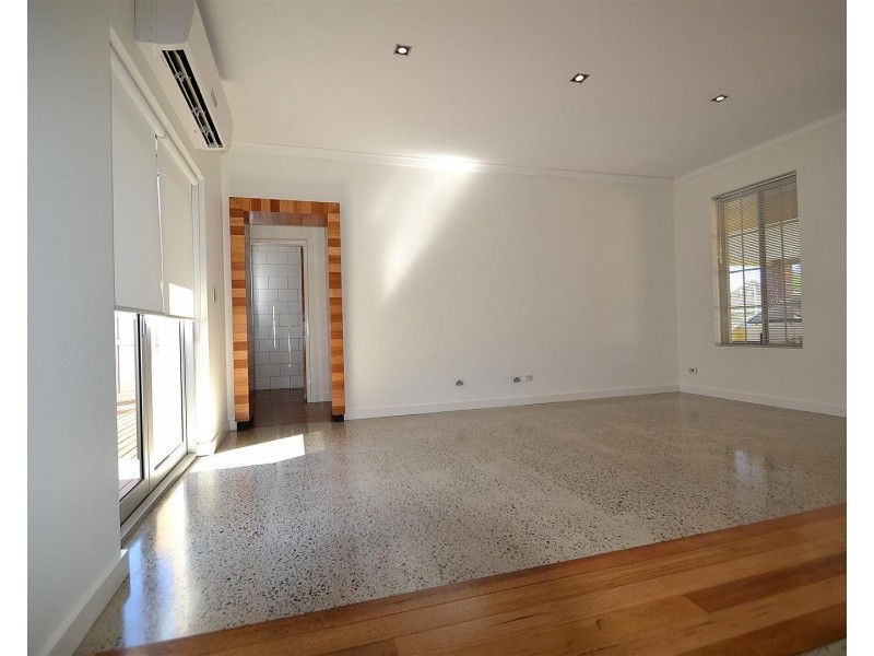 25 Cowan Street, Maddington WA 6109