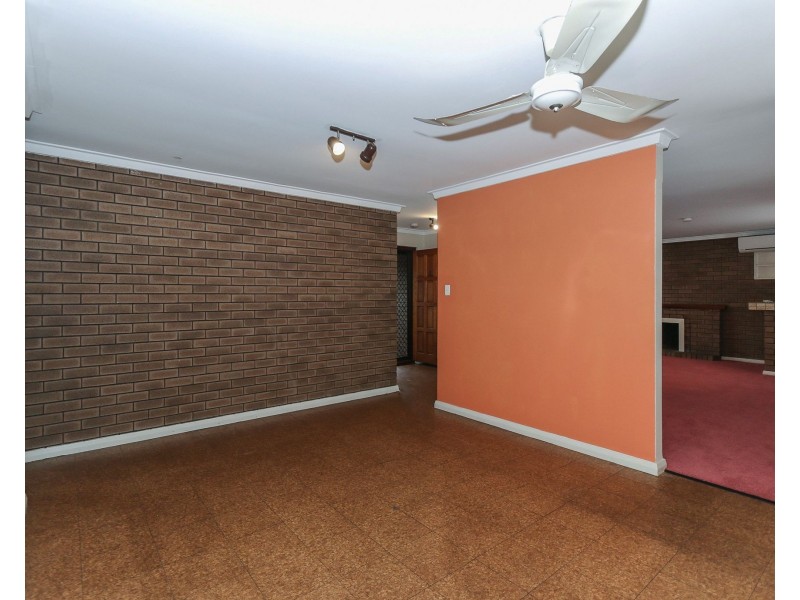 6 Regina Road, Kelmscott WA 6111