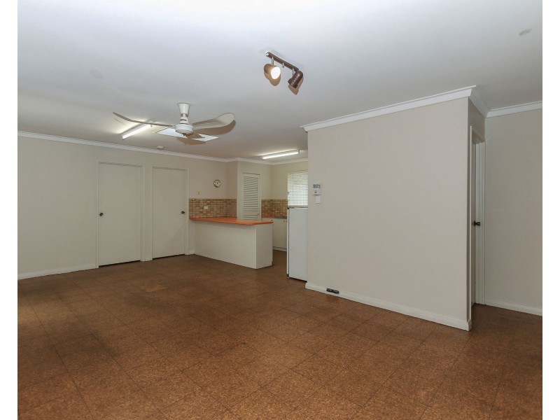 6 Regina Road, Kelmscott WA 6111