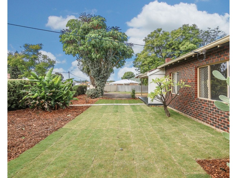 59 Hartfield Street, Queens Park WA 6107