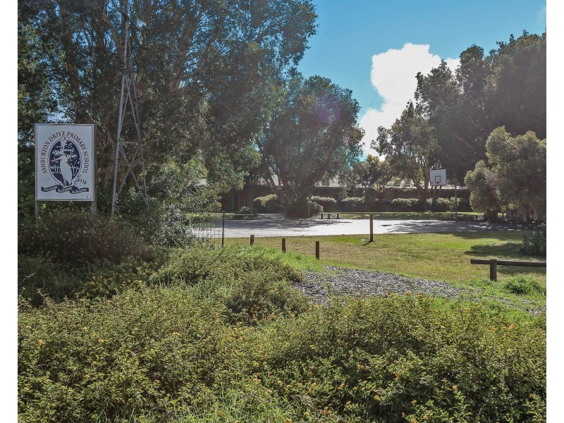 1 Nullagine Way, Gosnells WA 6110
