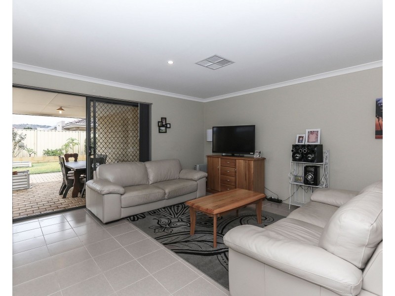 22 Malo Link, Forrestfield WA 6058