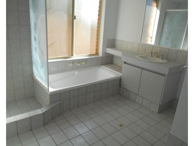 13 Community Drive, Camillo WA 6111