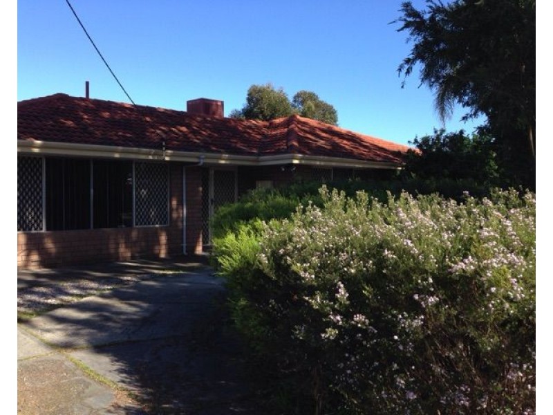 8 Mercer Place, Thornlie WA 6108