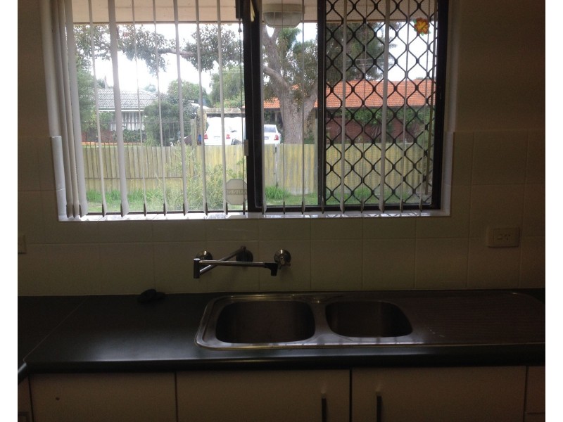 38 Ravenscroft Way, Kelmscott WA 6111
