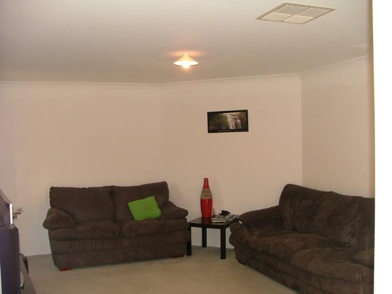 15 Edinburgh Road, Seville Grove WA 6112