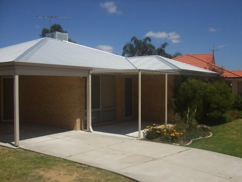 9 chamberlain Way, Armadale WA 6112