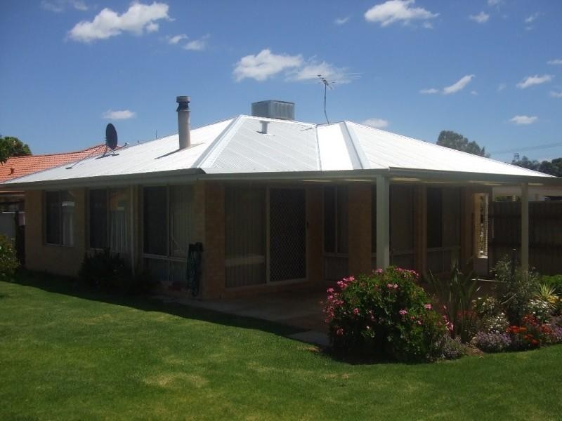 9 chamberlain Way, Armadale WA 6112