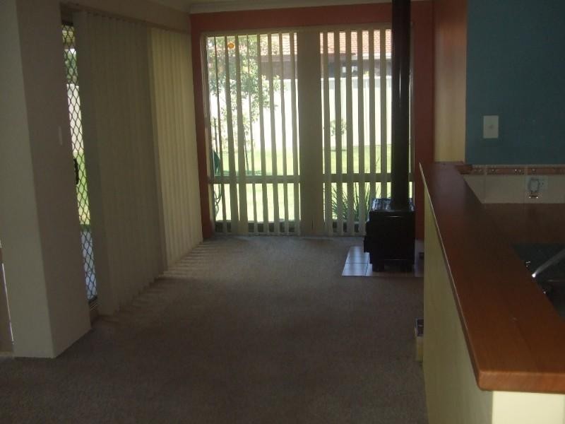9 chamberlain Way, Armadale WA 6112
