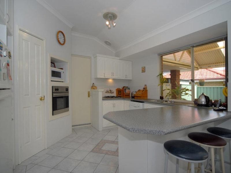 18 Thomasia Street, Huntingdale WA 6110