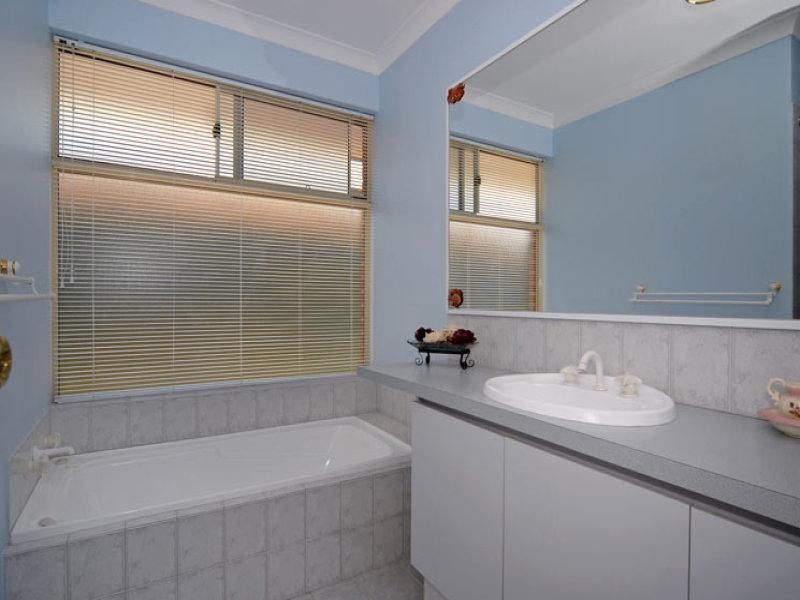 18 Thomasia Street, Huntingdale WA 6110