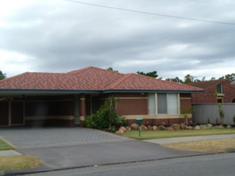 42 Gosnells Rd West, Maddington WA 6109