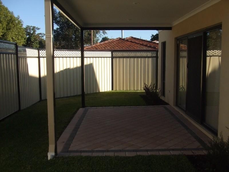 1/378 Kew Street, Cloverdale WA 6105