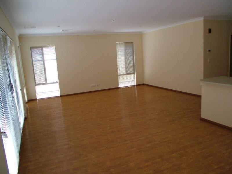 1/378 Kew Street, Cloverdale WA 6105