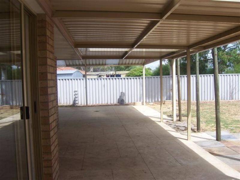 15 Jewel Court, Langford WA 6147