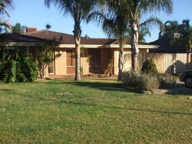 4 Cheyne Close, Thornlie WA 6108