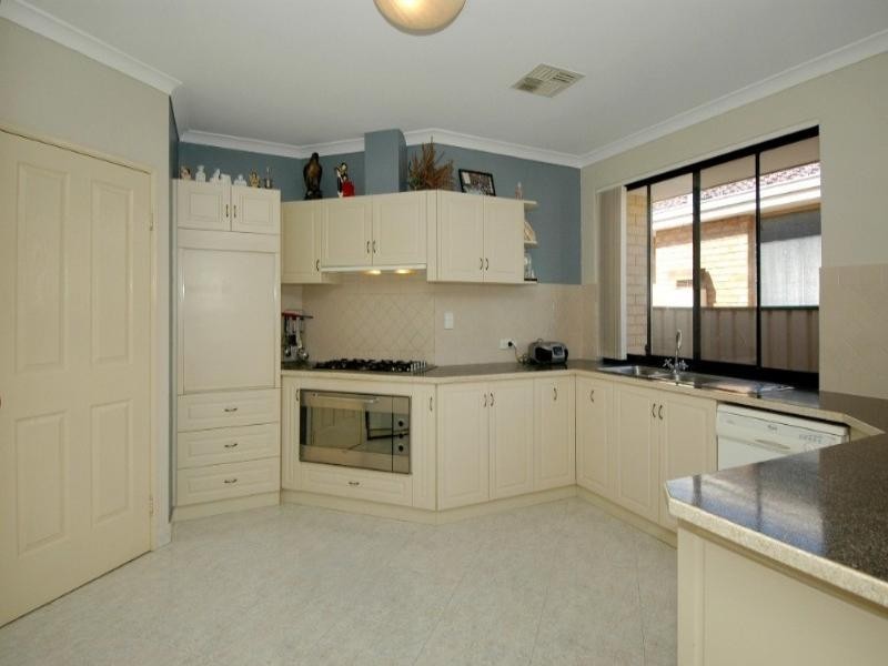 218 Warton Road, Huntingdale WA 6110