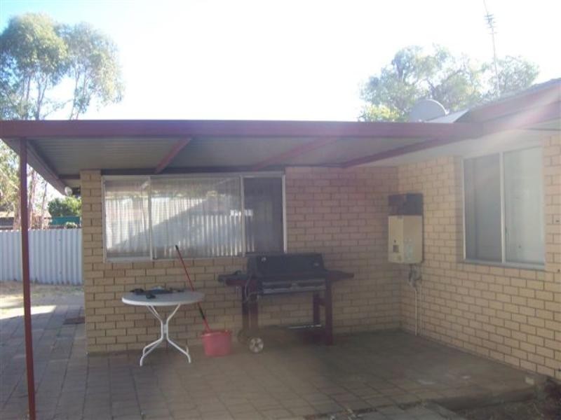 9 Roderick Close, Gosnells WA 6110