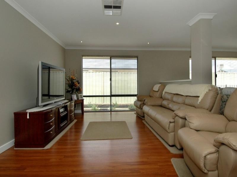 60 Warrida Way, Maddington WA 6109