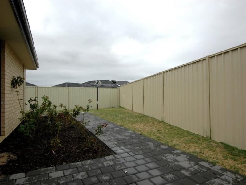 60 Warrida Way, Maddington WA 6109