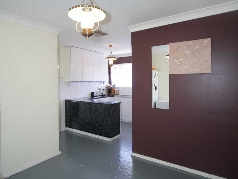 11 Wooramel Crescent, Gosnells WA 6110