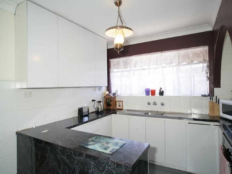 11 Wooramel Crescent, Gosnells WA 6110