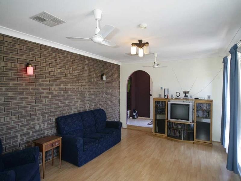 11 Wooramel Crescent, Gosnells WA 6110