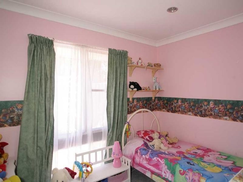 11 Wooramel Crescent, Gosnells WA 6110