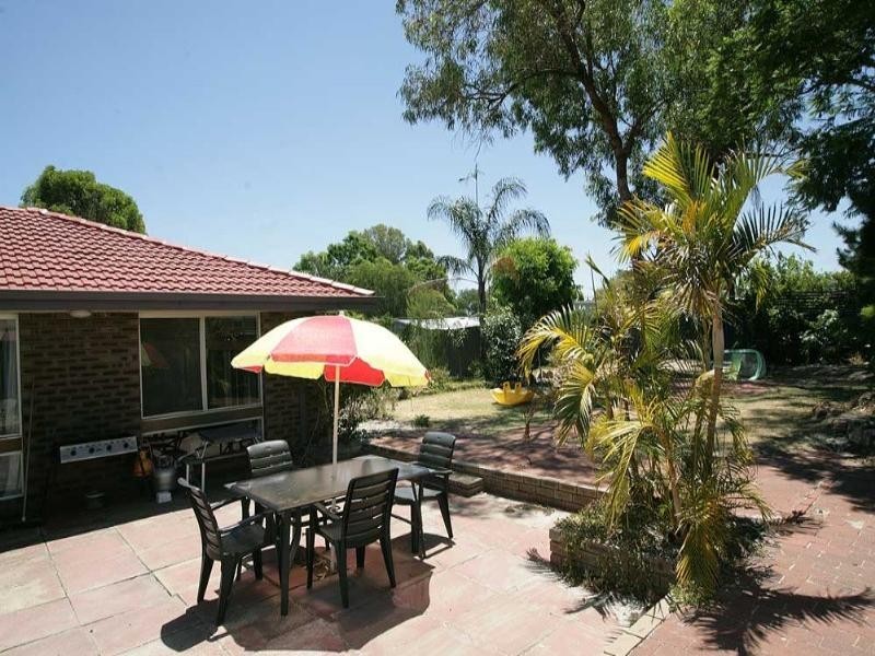 11 Wooramel Crescent, Gosnells WA 6110