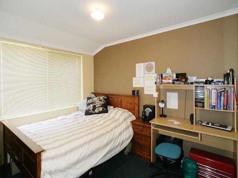 24 Lansdowne Entrance, Canning Vale WA 6155