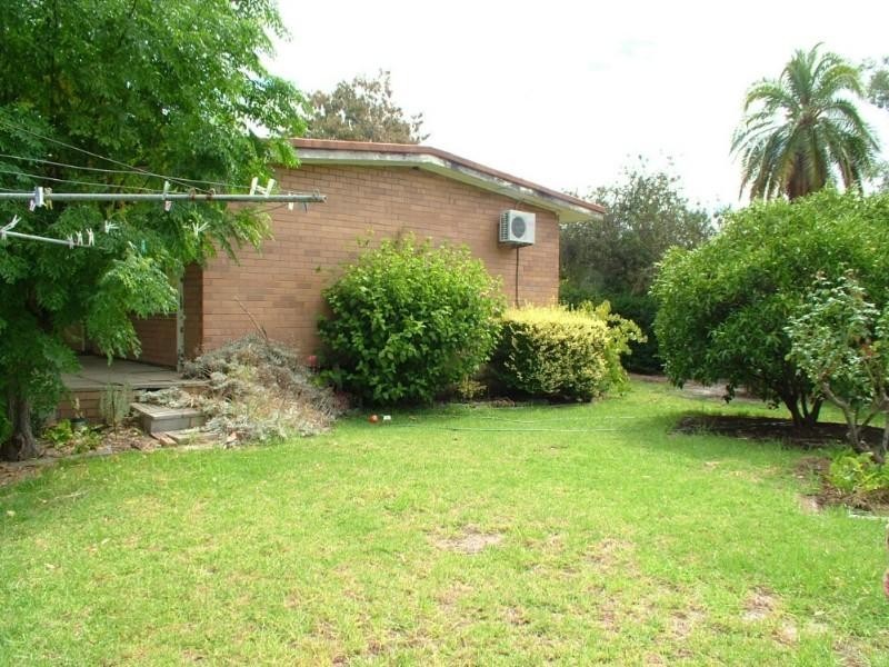 12 Ward Crescent, Kelmscott WA 6111