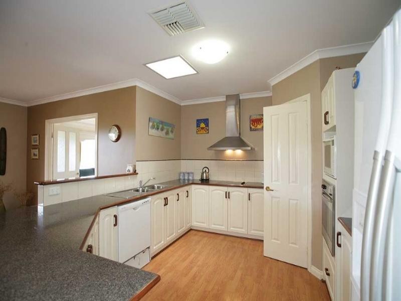 60 Garland Road, Roleystone WA 6111