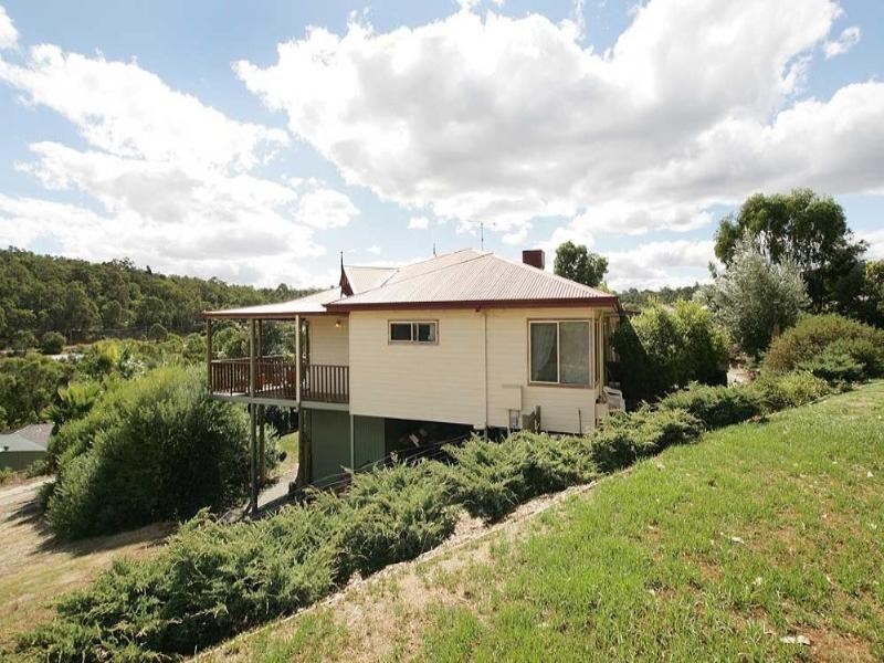 60 Garland Road, Roleystone WA 6111