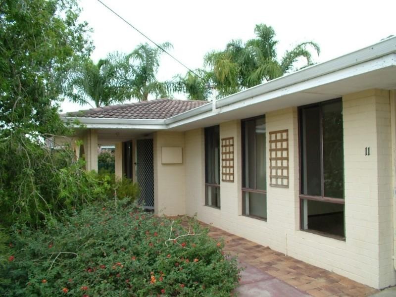 11 Watsonia Street, Maddington WA 6109