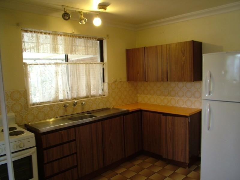 11 Watsonia Street, Maddington WA 6109