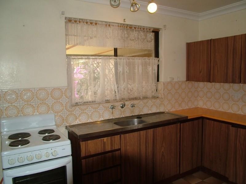 11 Watsonia Street, Maddington WA 6109