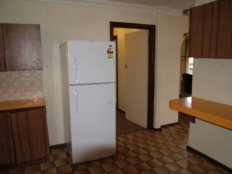 11 Watsonia Street, Maddington WA 6109