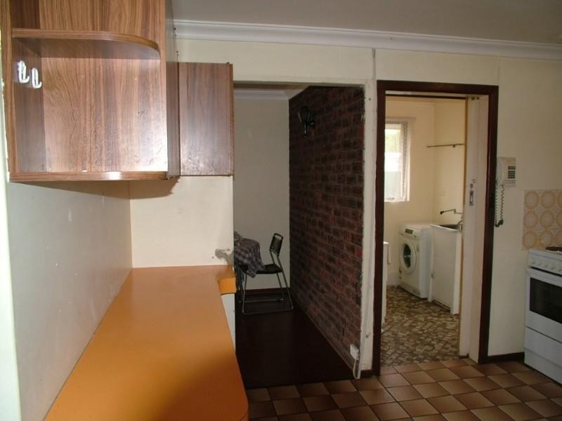 11 Watsonia Street, Maddington WA 6109