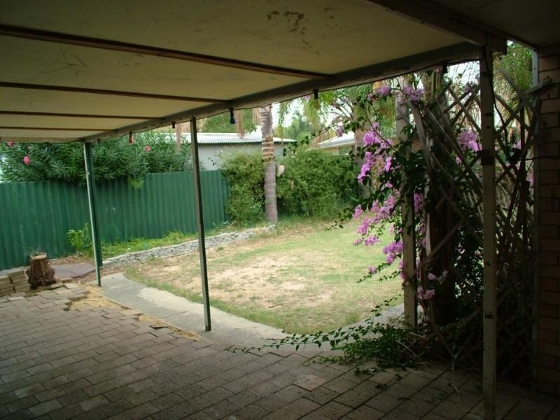 11 Watsonia Street, Maddington WA 6109