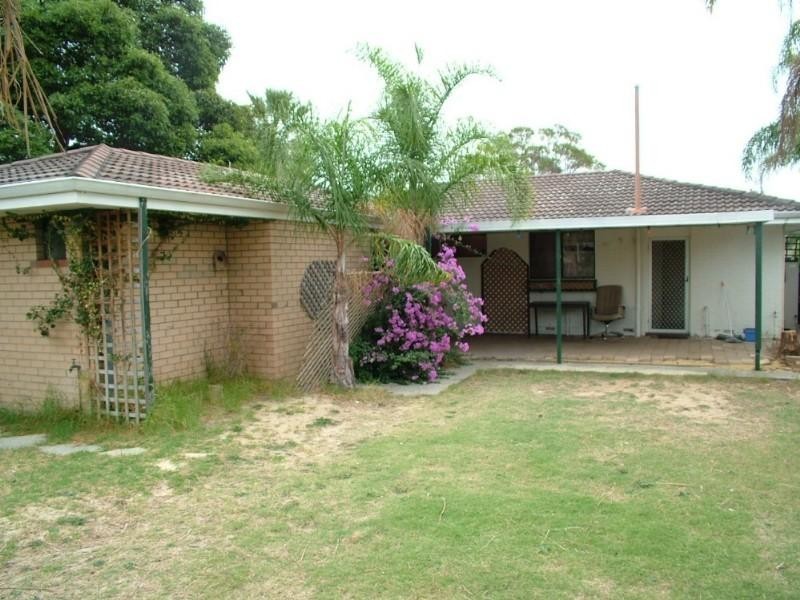 11 Watsonia Street, Maddington WA 6109